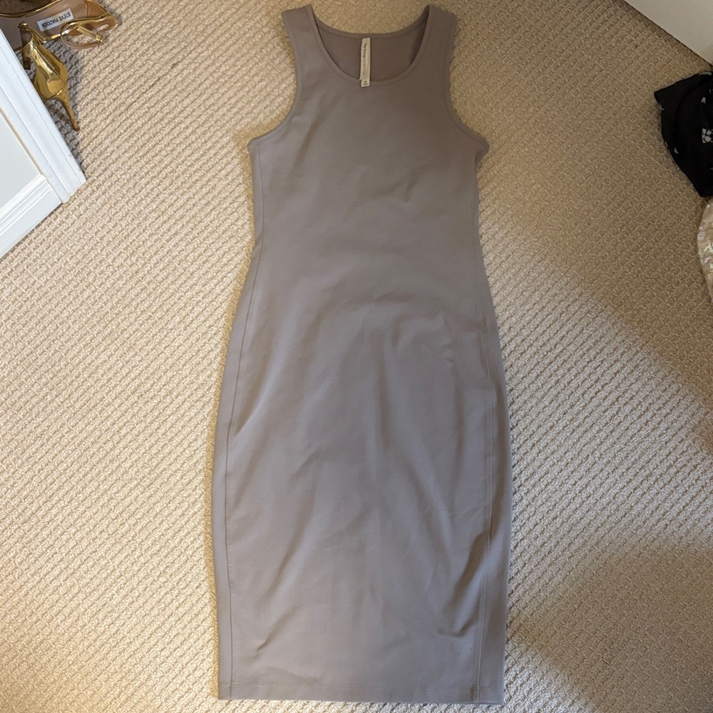 Babaton Sleeveless Taupe Midi Dress